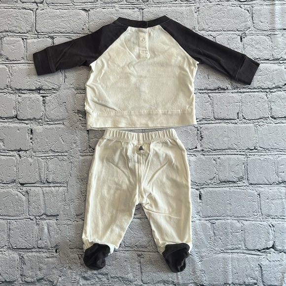 Baby Gap bundle 0-3m (ivory organically grown cotton one piece pyjama & outfit) - Picture 4 of 12